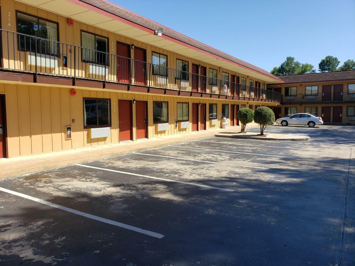 Super 7 Inn Memphis Exterior photo